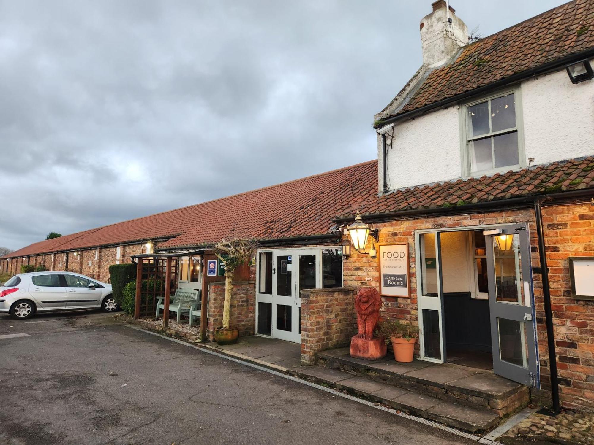 Red Lion Inn & Motel ヨーク エクステリア 写真